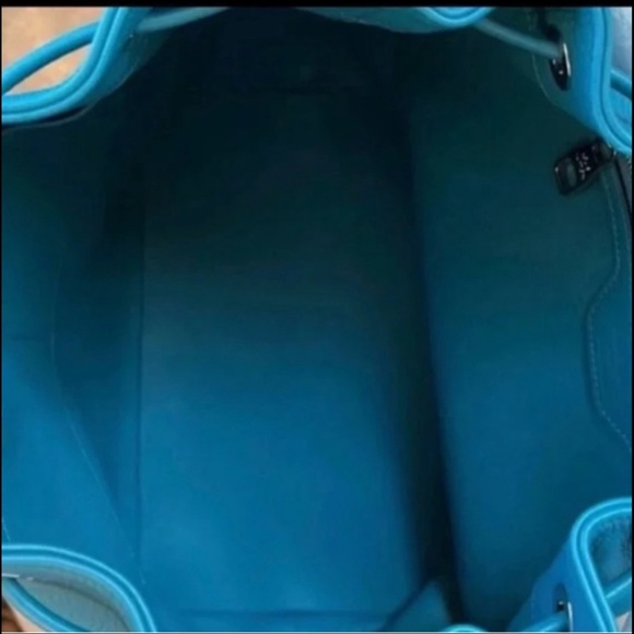 🌺HAUTE MAROQUINERIE🌺 🌟Louis Vuitton🌟 Ltd Edition Custom Teal Leather Bucket - Picture 3 of 10